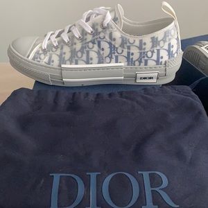 Mens Dior B23 sneakers.